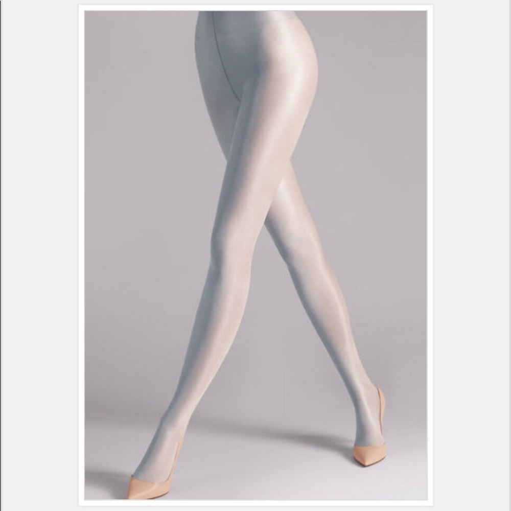 Brand new Wolford Neon 40 tights in Cloud, Medium